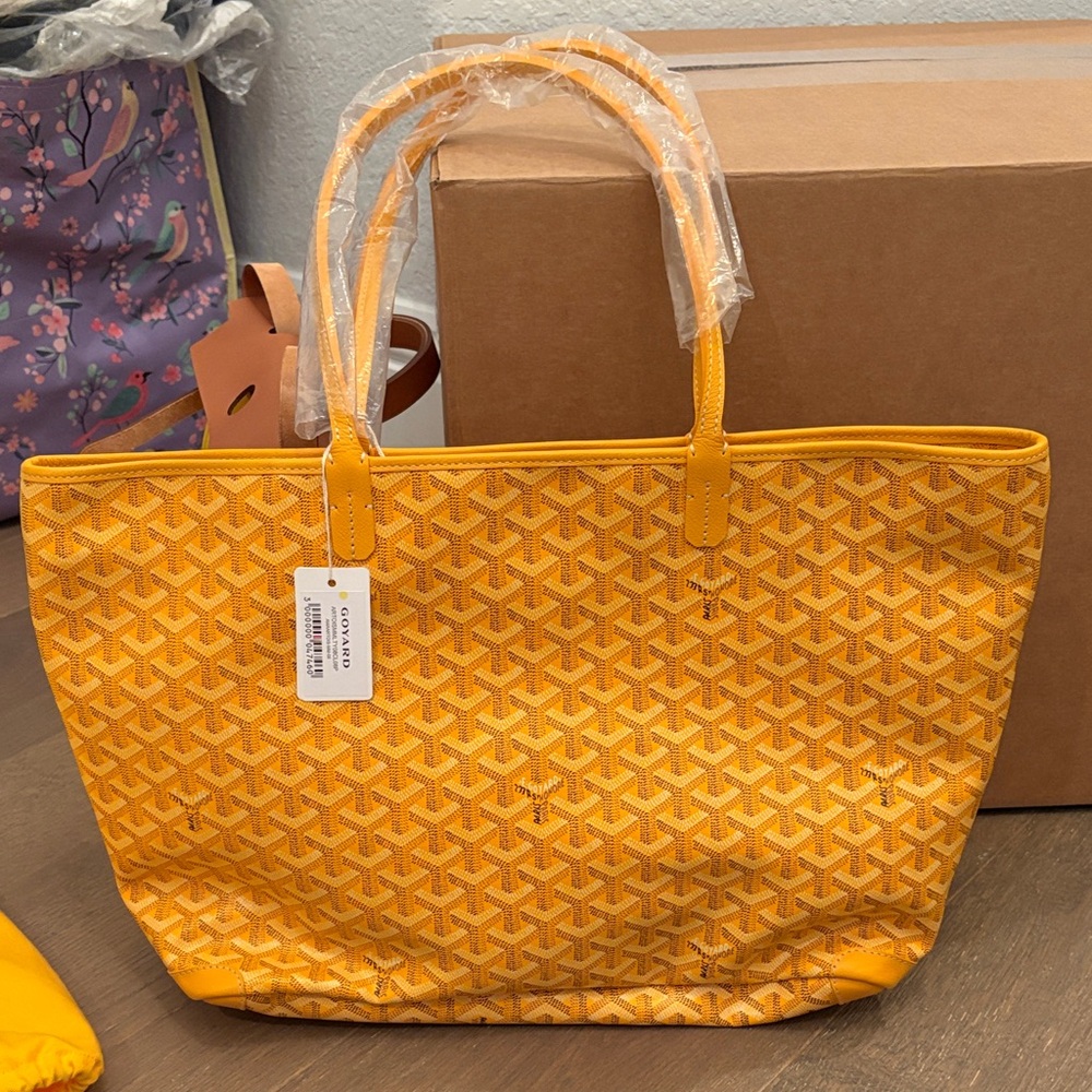 NWT Goyard Artois MM tote in yellow